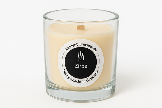 Zirbenkerze aus Sonnenblumenwachs im Glas mit Holzdocht – handgemachte Duftkerze aus Österreich